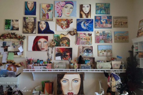 Art Room Wall with Paintings 960_640